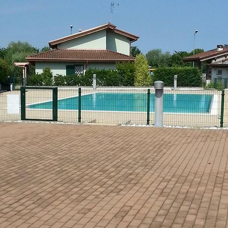 Peschiera Appartamenti Vacanze Peschiera del Garda Exterior foto