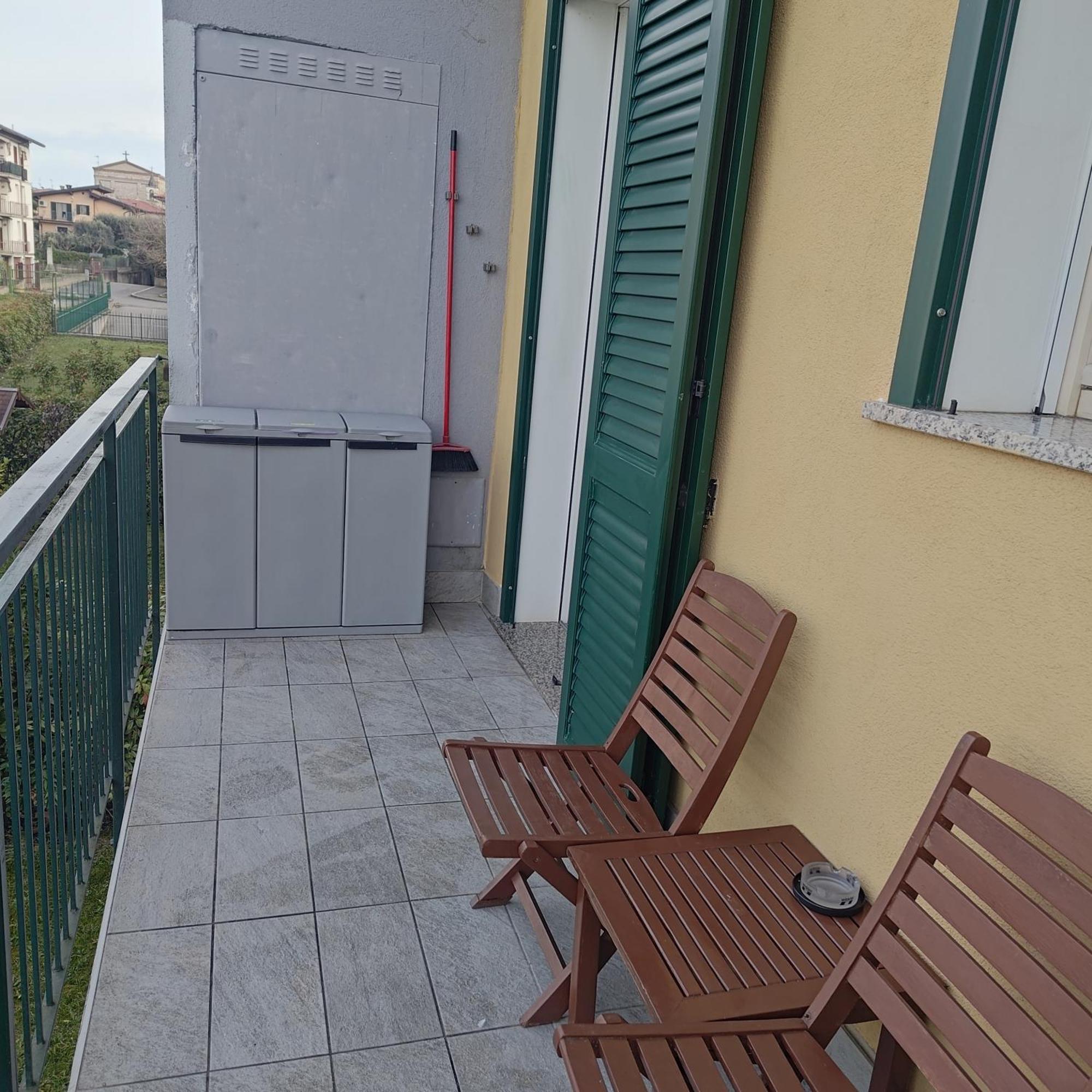 Peschiera Appartamenti Vacanze Peschiera del Garda Exterior foto