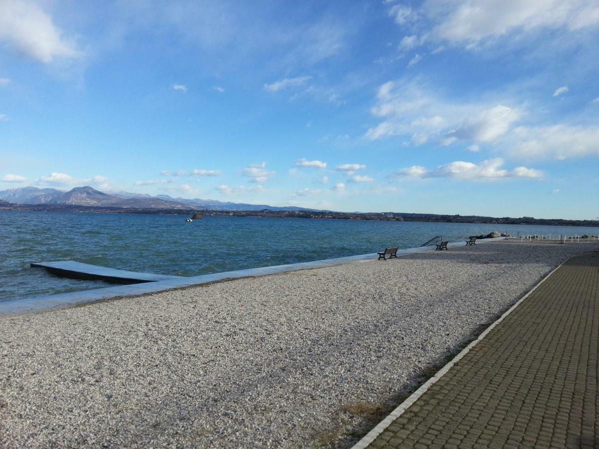 Peschiera Appartamenti Vacanze Peschiera del Garda Exterior foto