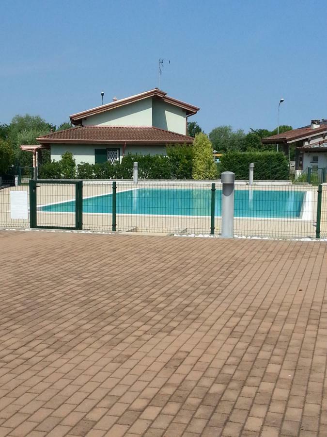 Peschiera Appartamenti Vacanze Peschiera del Garda Exterior foto